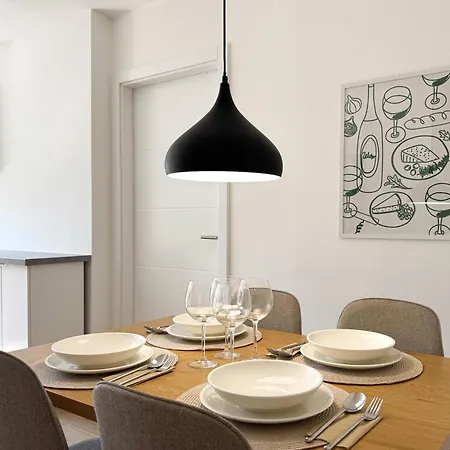 Lejlighed Bright Modern Apartment, 100m From Hall & Old Town *