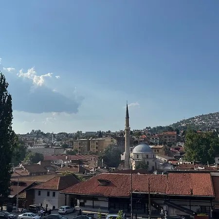 Bright Modern Apartment, 100m From Hall & Old Town *