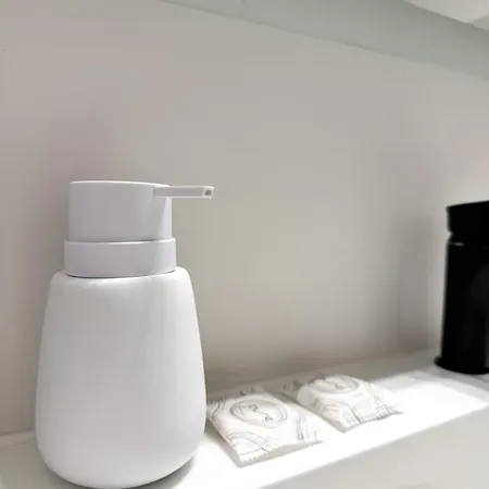 Lejlighed Bright Modern Apartment, 100m From Hall & Old Town *